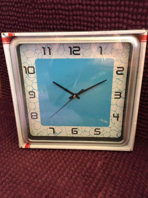 BIG WALL CLOCK