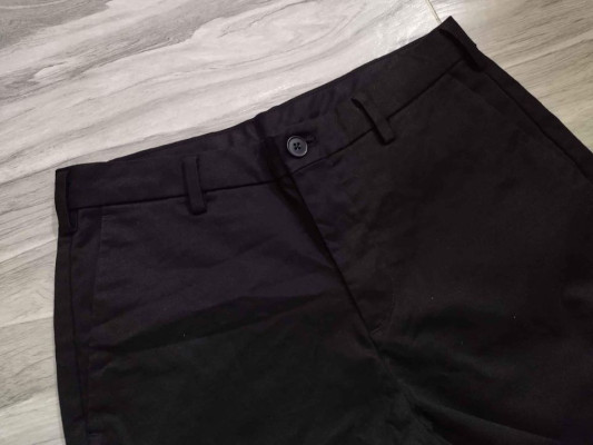 Uniqlo Slim Fit Stretch Chinos