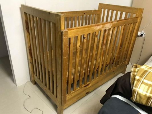 CRIB / bed / sofa (adjustable)