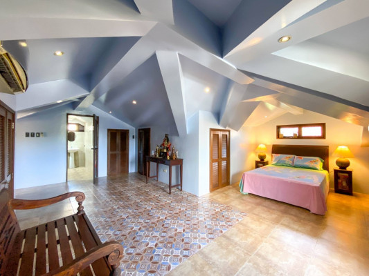 Beautiful Filipino Mediterranean Villa with Sustainable Green Architecture ⠀