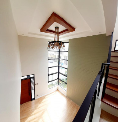 Greenwoods Pasig Corner House For sale