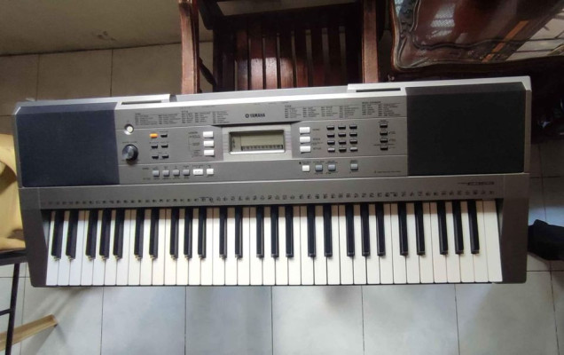 Yamaha PSR E353