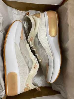 For Sale Women’s Nike Air Max Dia LX