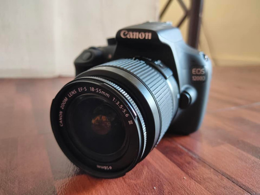 CANON DSLR 1200D