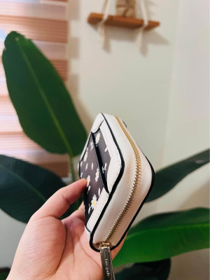Kate spade traveler zip around wallet