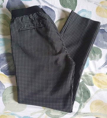 Uniqlo EZY Ankle Trousers