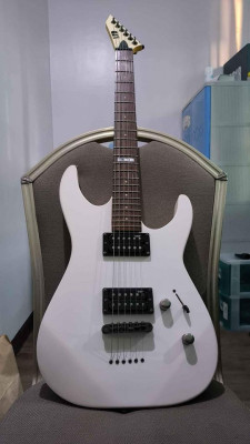 Electric guitar with multi effects pedal