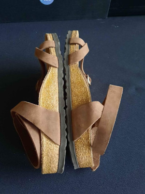 Birkenstock Yara Brown