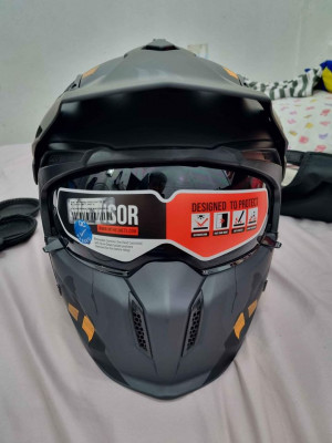 MT STREETFIGHTER HELMET