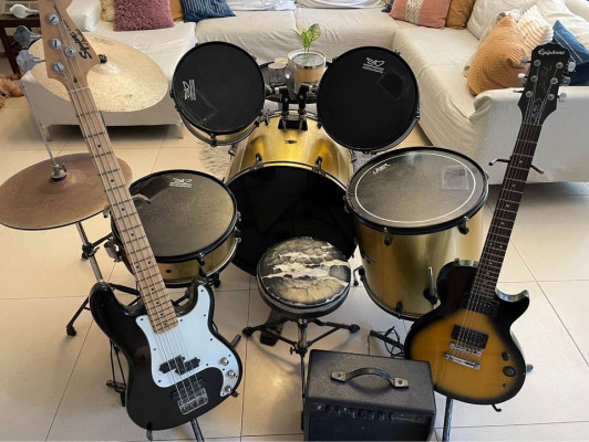 Drum set Electric Guitar & Electric Bass