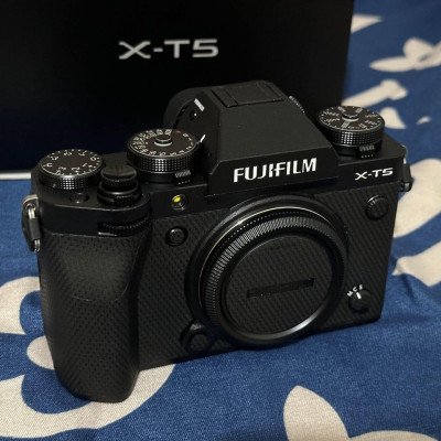 Fujifilm X-T5 - Body Only (Mirrorless Camera)