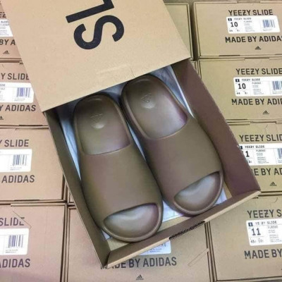 Yeezy Slide