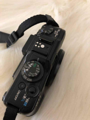 Canon G11 Full Tilt Screen Vlogging Camera