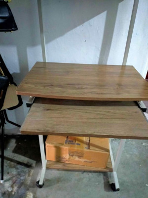 Computer table