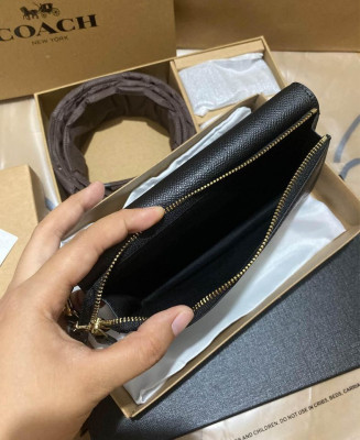COACH WOMEN WRISTLET WALLET