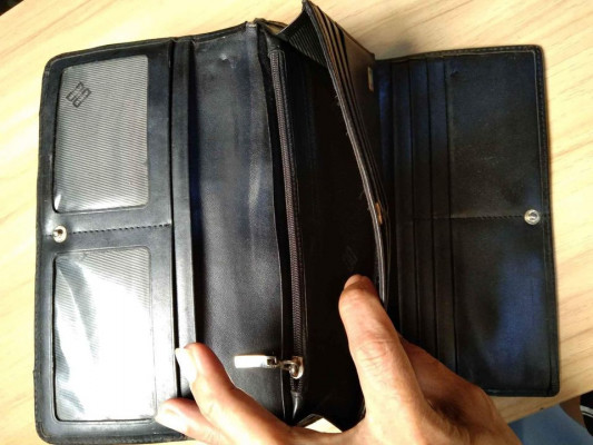 GENUINE LEATHER DAKS LONDON TRIFOLD LONG WALLET