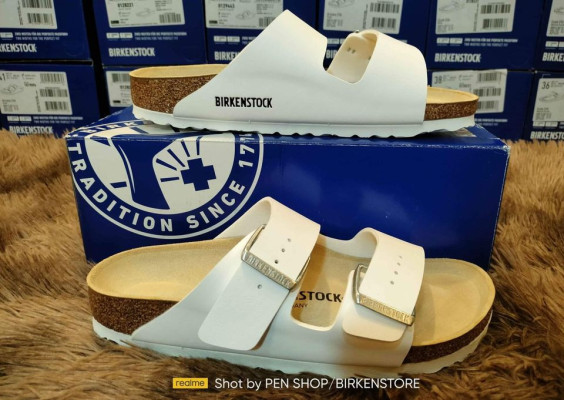 Birkenstock White 🤍