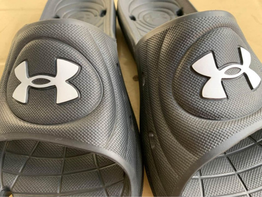 Under armour sandals size 10