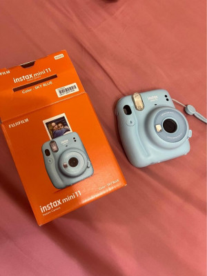 Instax 11 mini with box