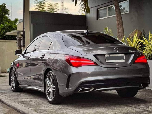 2018 Mercedes-Benz c200 amg