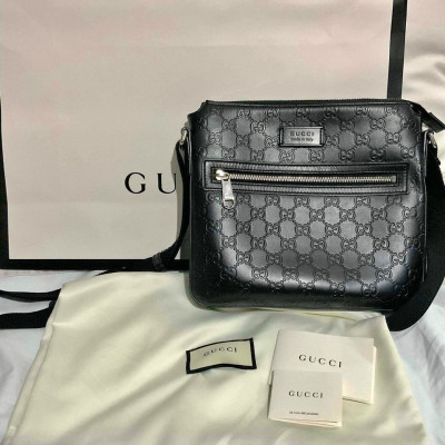 Gucci Signature messenger Bag