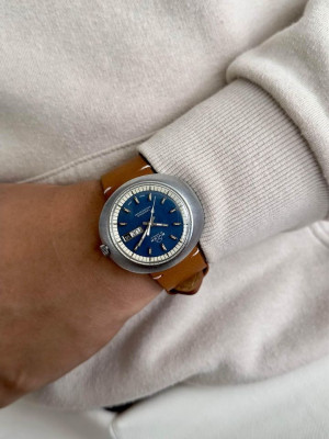 Buler Tasmania 44mm Swiss vintage