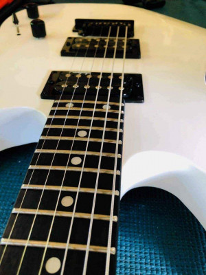 JACKSON ELECTRIC GUITAR (JS12 DINKY) WHITE FOR SALE!