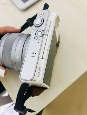 CANON EOS M10 📸