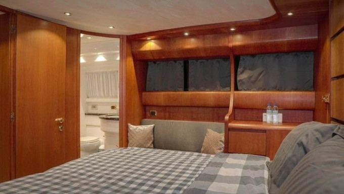 2001 Luxurious Yatch