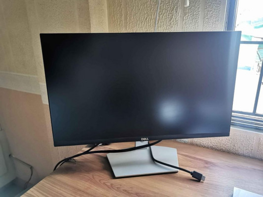 Dell Monitor 24 inches with speaker