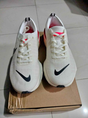 Nike Invicible Run 3