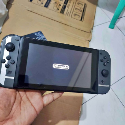 NINTENDO SWITCH WITH 9 GANES FOR SALE LIMITED EDITION