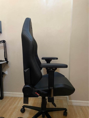 Secretlab Omega Dark Knight Edition