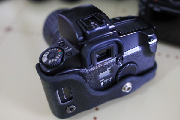 Canon EOS 100QD Film Camera + 35-135mm USM Lens for only