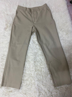 UNIQLO ANKLE PANTS PRELOVED