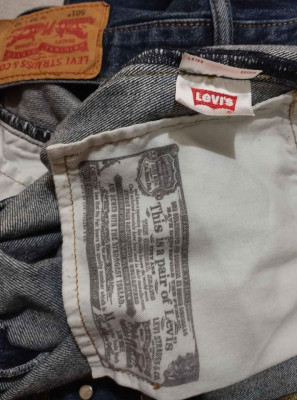 Original Levi's 501 size 32 on tape(code996)