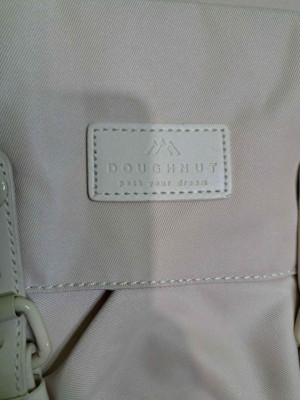 Doughnut Macaroon Backpack in Khaki