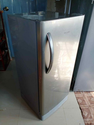 CUBIC HISENSE REFRIGERATOR