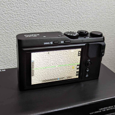 Selling Fujifilm XF10