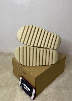Yeezy Slide Bone