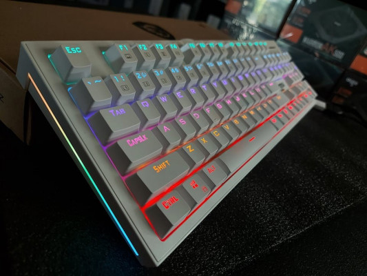 WHITE MSI VIGOR GK50Z MECHANICAL GAMING KEYBOARD