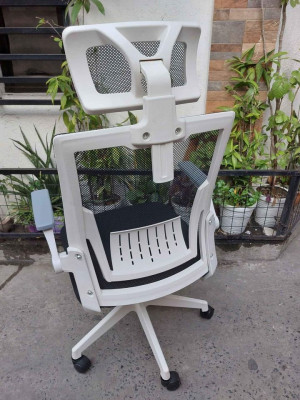Ergonomic mesh office computer chair Swivel chair Adjustable height