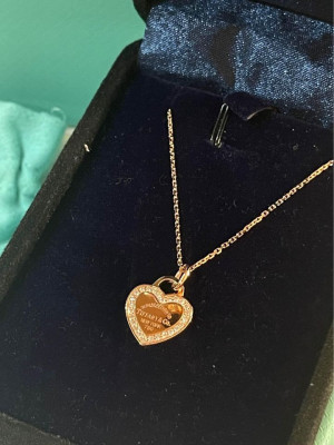 Tiffany & Co. necklace in rose gold