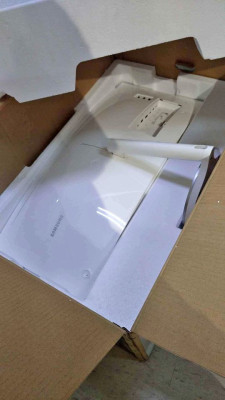 Samsung QLED Monitor Curved 34" Thunderbolt