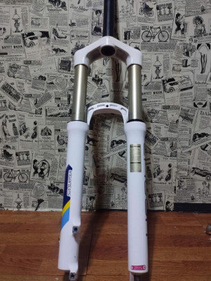 For Sale: Suntour Epicon 26er Air Fork