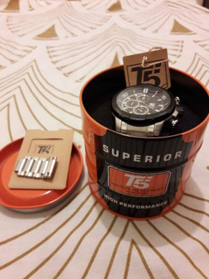 Watch superior T5 water resistant30M