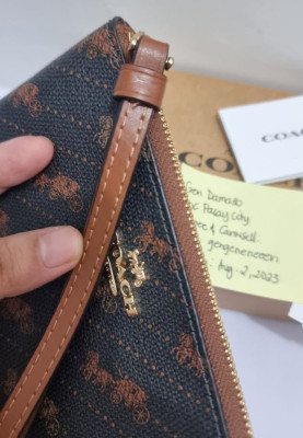 💯Original Coach Corner Zip Wristlet With Horse And Carriage Dot Print