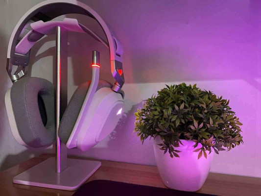 Corsair HS80 RGB wireless gaming headset