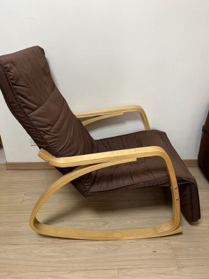 ROCKING CHAIR/ BREASTFEEDING CHAIR