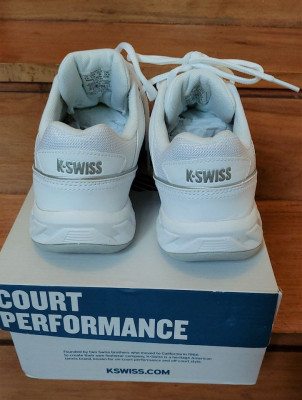 K-swiss tennis shoes